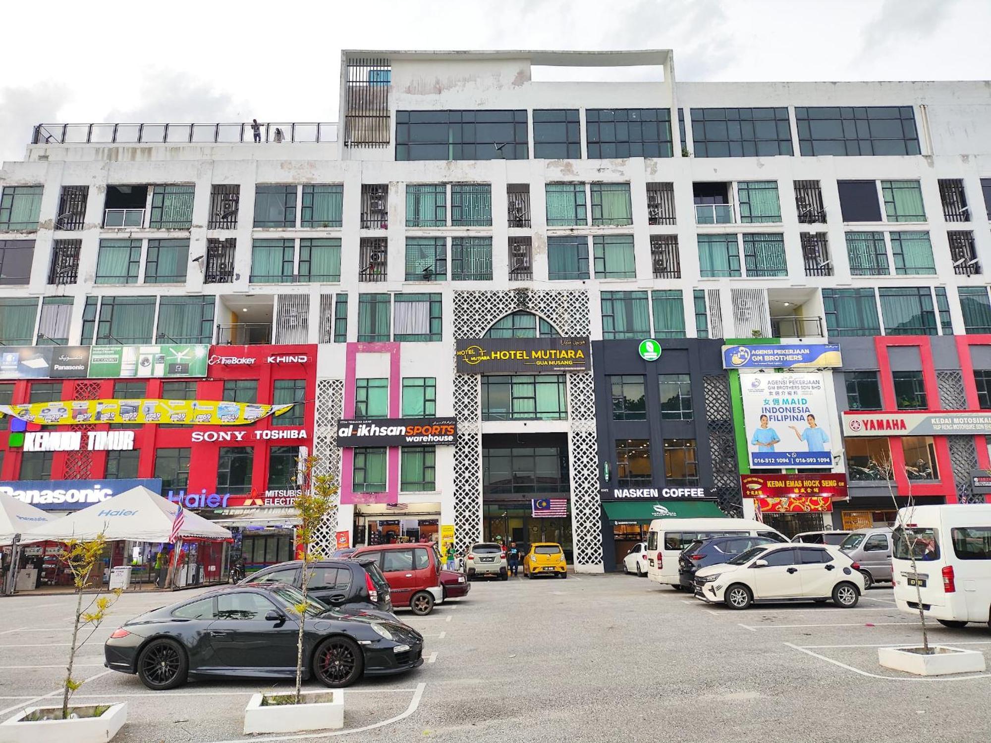 Homestay Studio Apartment Bentara Suite, Kompleks Mutiara Gua Musang Luaran gambar